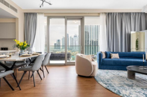 Magnificent - Luxurious 3+1 BR located in Downtown Dubai